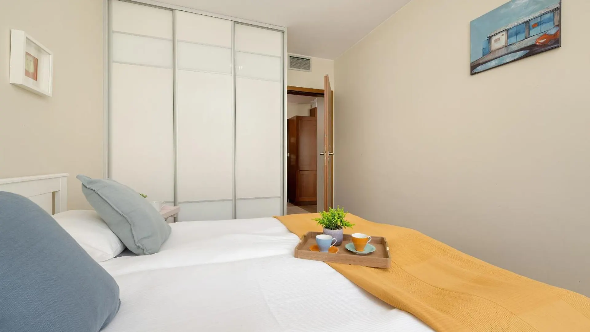 Centrum Krakowa Piekny Apartament Z Balkonem By Rent Like Home 0*, Krakow Poland